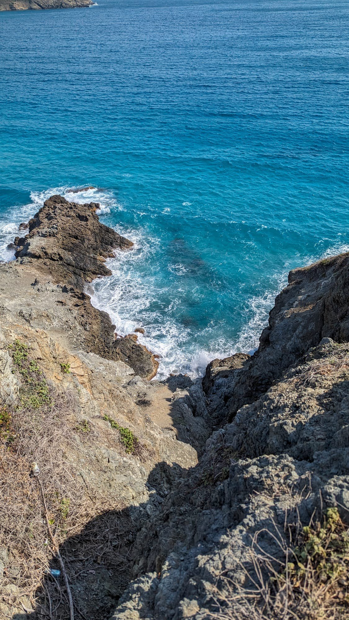  A rocky lagoon with gorgeous turquoise water 